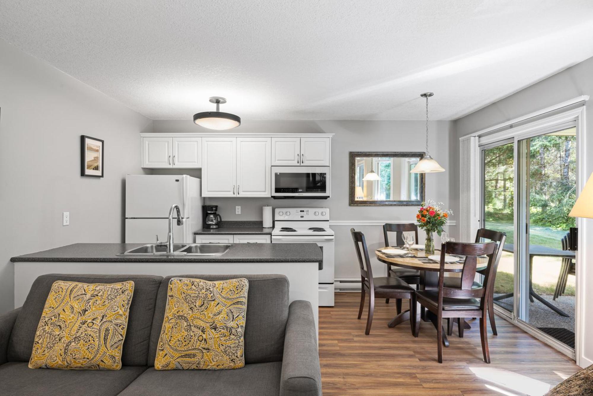 Ocean Trails Resort Parksville Buitenkant foto