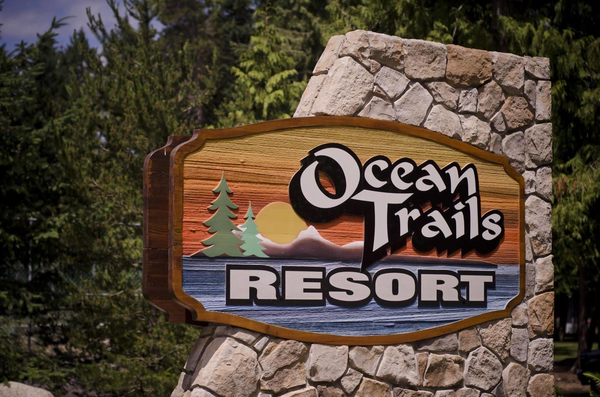 Ocean Trails Resort Parksville Buitenkant foto